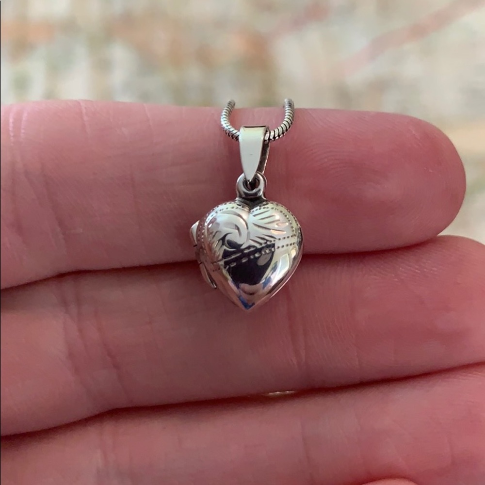Heart locket necklace silver